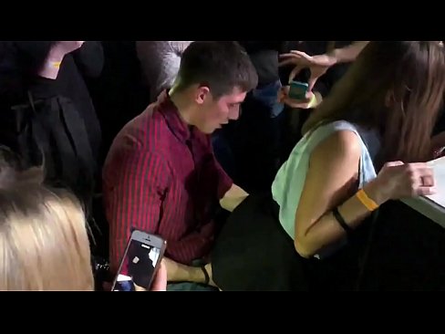 ❤️ Справжній секс в російському нічному клубі. 18-річну російську дівчину в анус і піхву трахкали в нічному клубі ❤️❌ Шлюхи на uk.superpornpics.ru ❌️